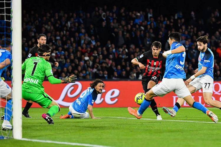 意甲强弱对话：那不勒斯VS科莫 领头羊主场稳冠？升班马客场爆冷？